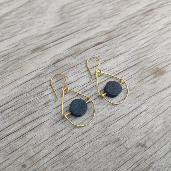 BL4 Naomi Black Naomi