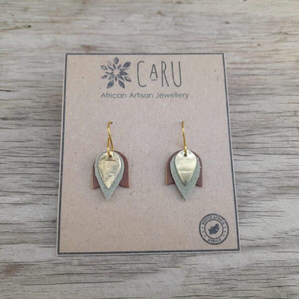 BPL17 Tulip small Brown_Mint Green Tulip Small Brass